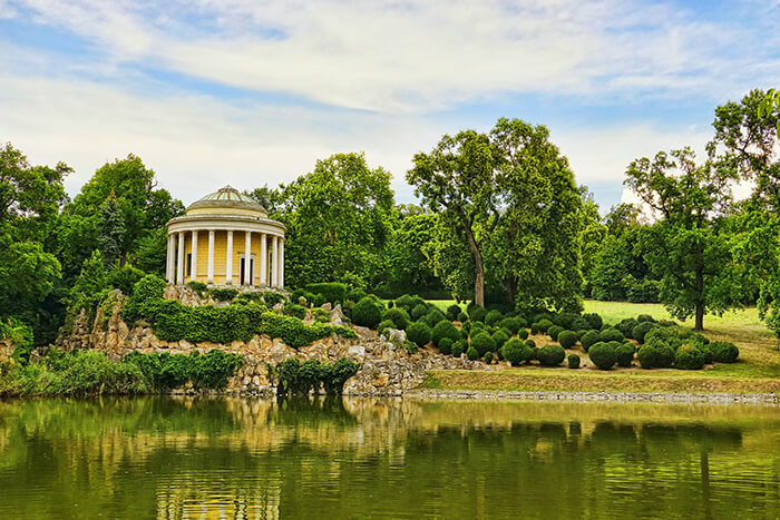 Why The Landscaper Is The Best For Business