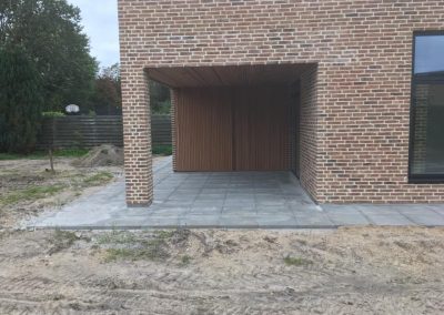 60*60 grå fliser med Albertslund kantsten som kantsikring